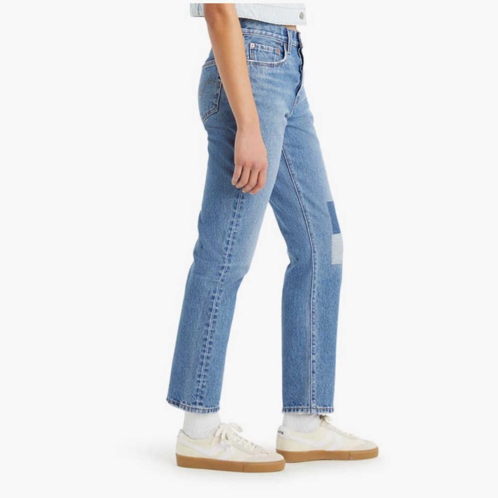 NWT Levi's Classic 501 Blue Jeans with Patch Detail 28x30 - Picture 2 of 10